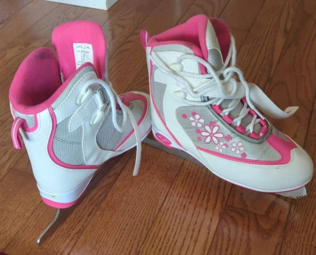 VIC Frost Recreational Ice Skates, Junior/Girls, White/Pink image indicator(2)