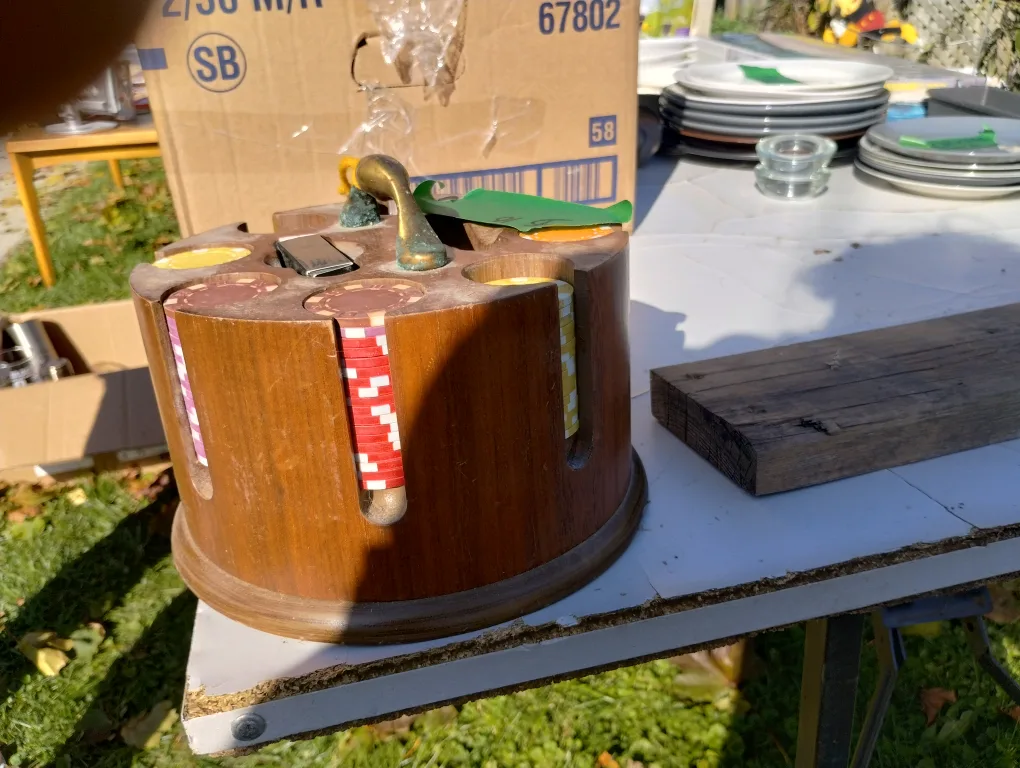 Vintage Wooden Poker Chip Holder thumbnail