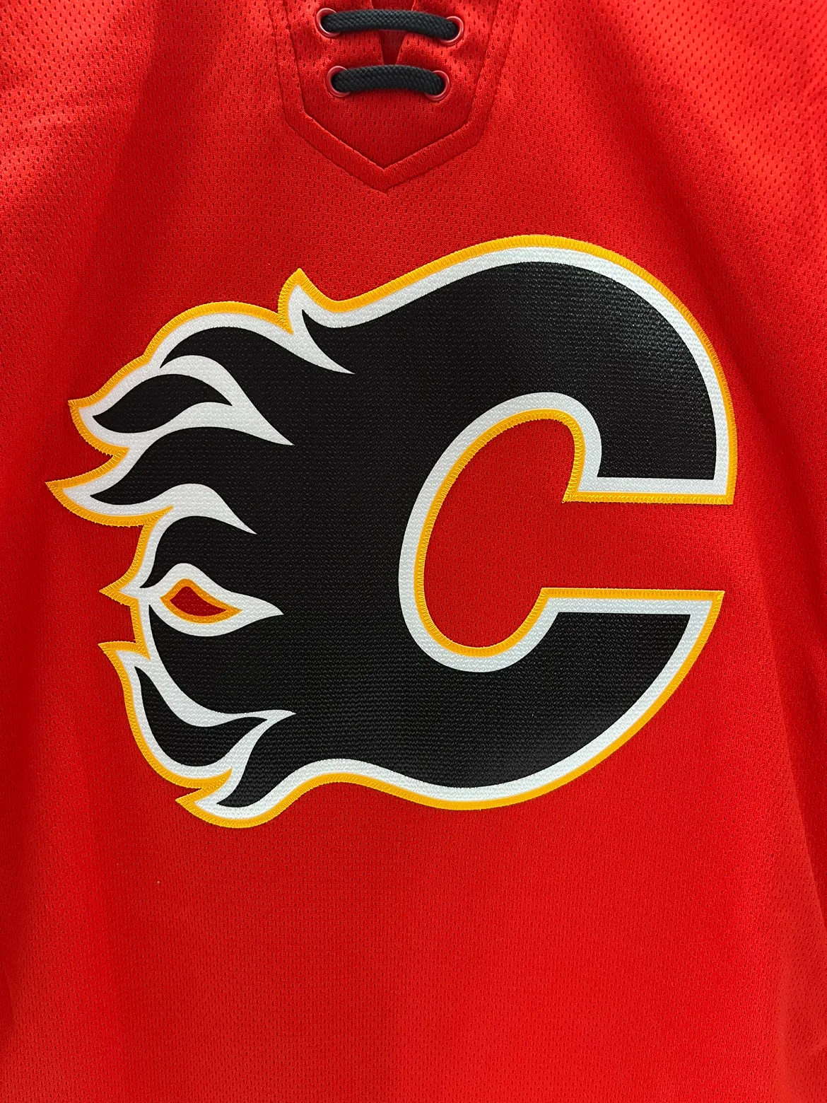 Calgary Flames Gaudreau Hockey Jersey Large Women image indicator(2)