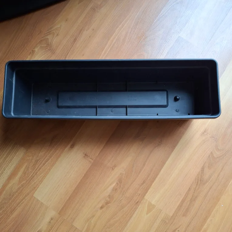 Elho  balcony Planter image indicator(2)