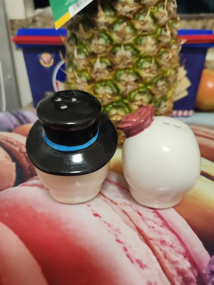 Sugar Skull Salt and Pepper Shakers image indicator(4)