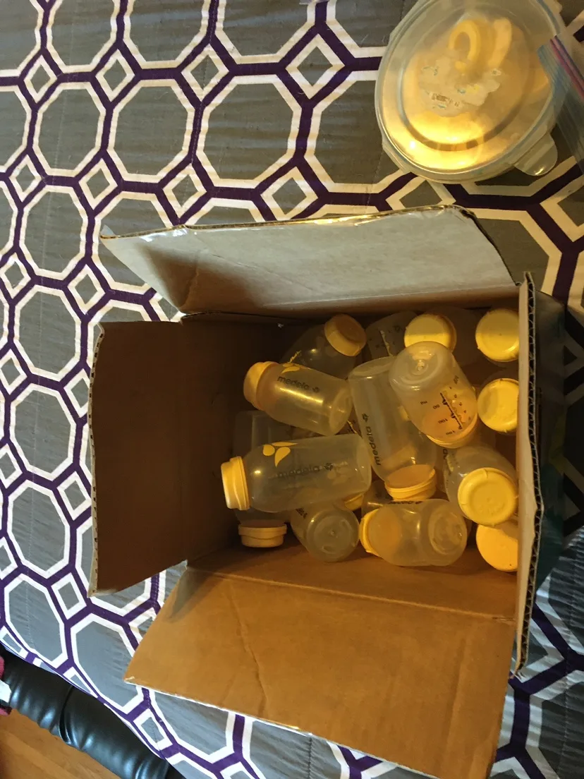 Medela Pump & Accessories image indicator(3)