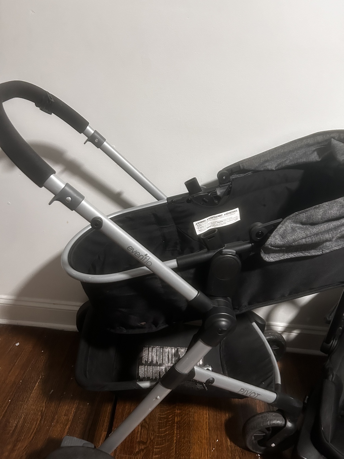 Evenflo Pivot Stroller - photo 3