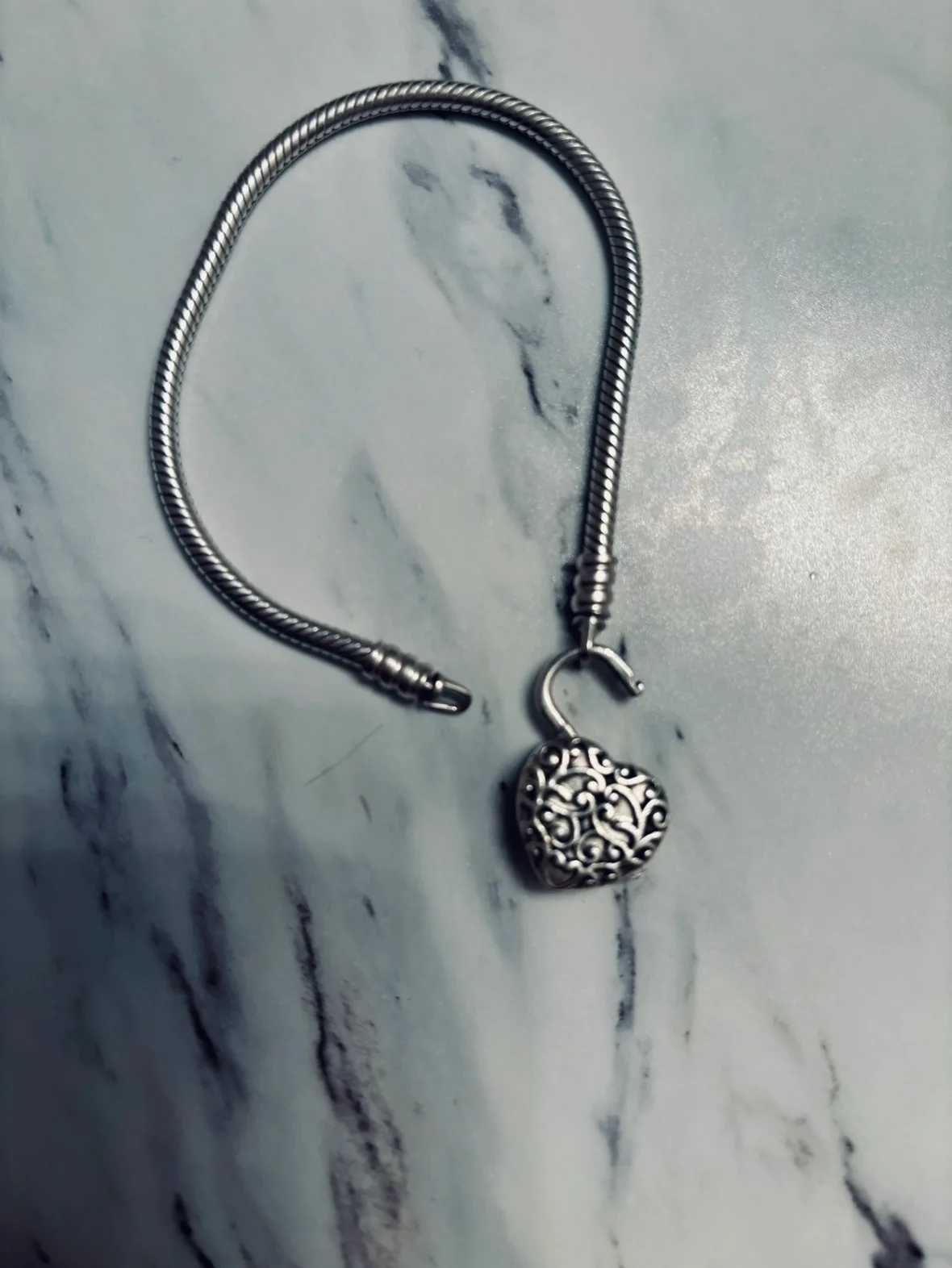 Pandora Silver Bracelet with Heart Charm image indicator(2)