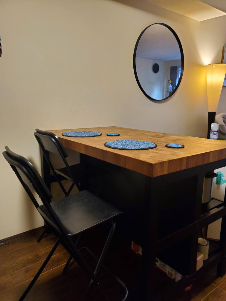 Kitchen Island with 2 Stools - photo 4