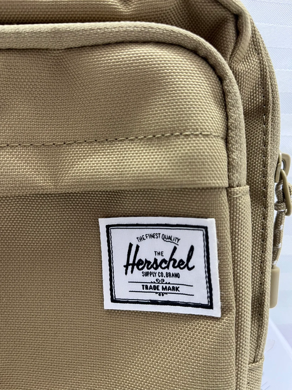 Herschel Supply Co. Form L Crossbody Bag New image indicator(2)