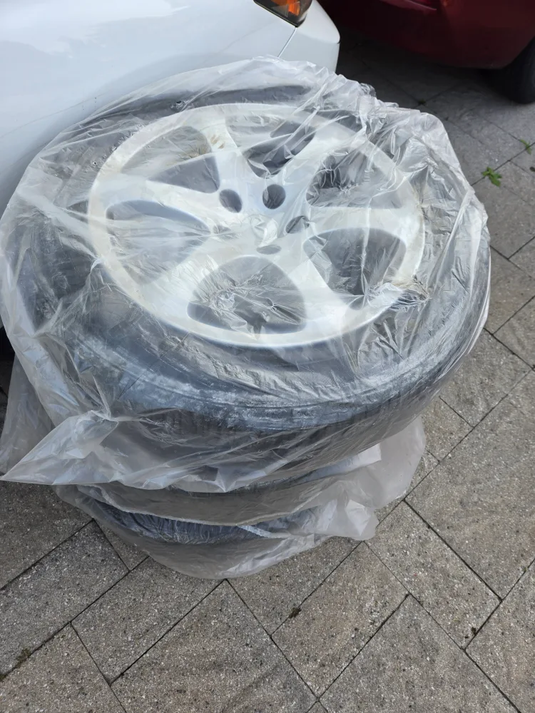 Infiniti G35 Wheels & Tires image indicator(2)