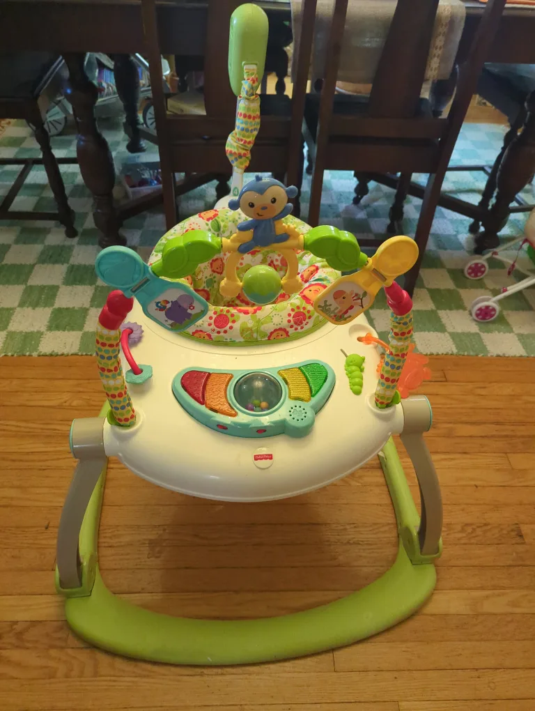 Graco Pack 'n Play and infant items image indicator(2)