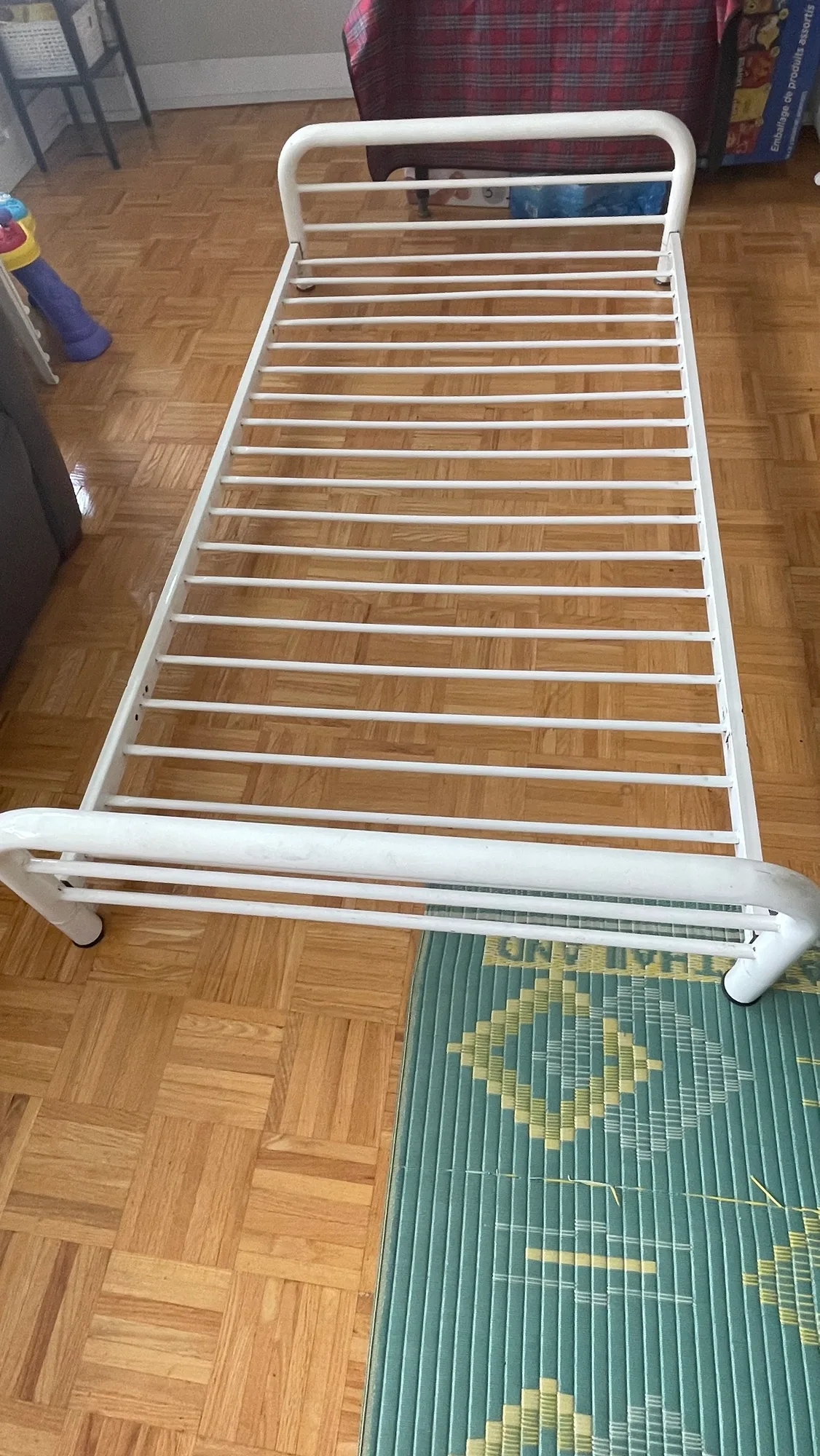 White Metal Bed Frame image indicator(2)