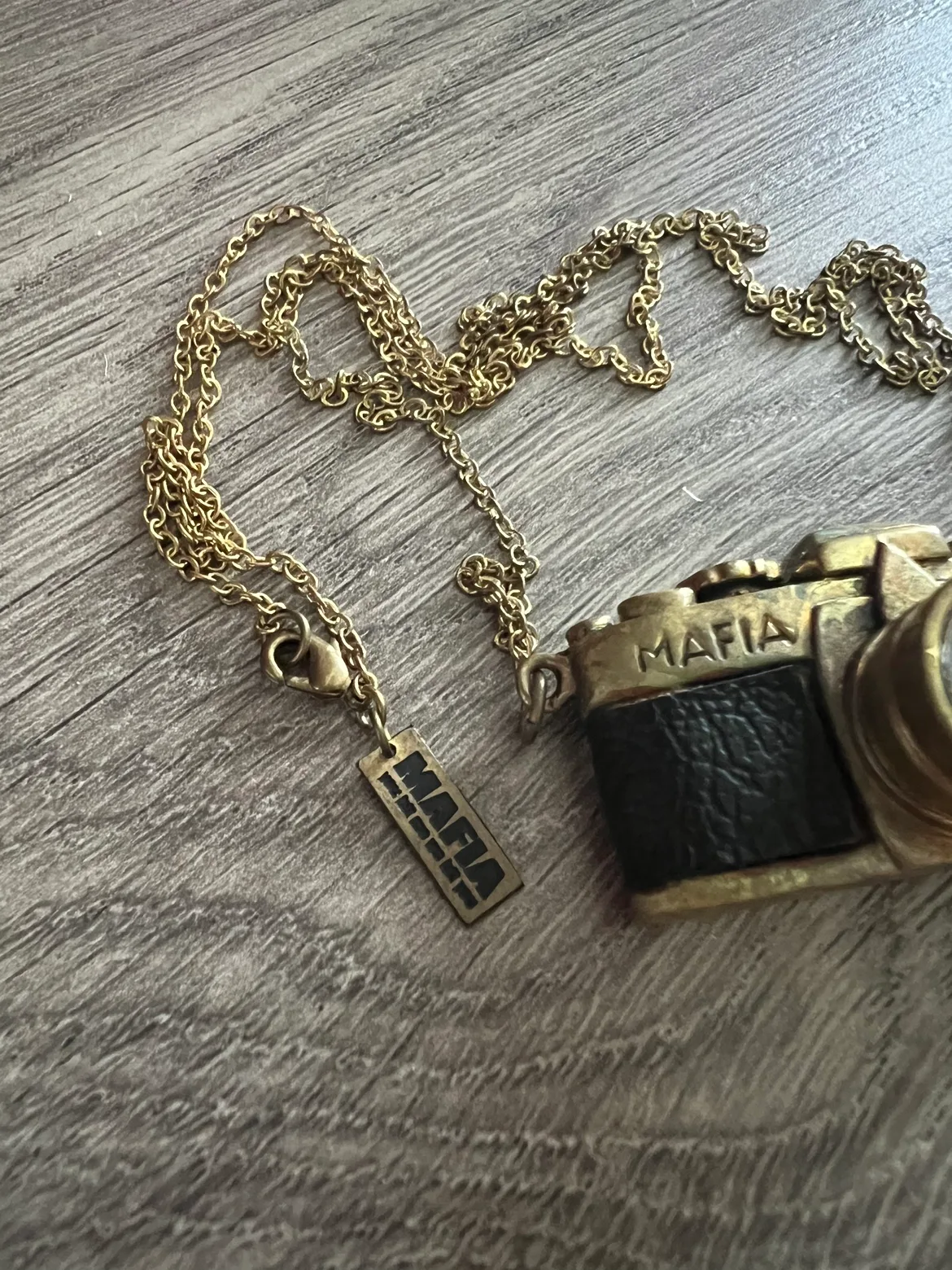 Mafia Classic FM2 Camera Necklace image indicator(2)