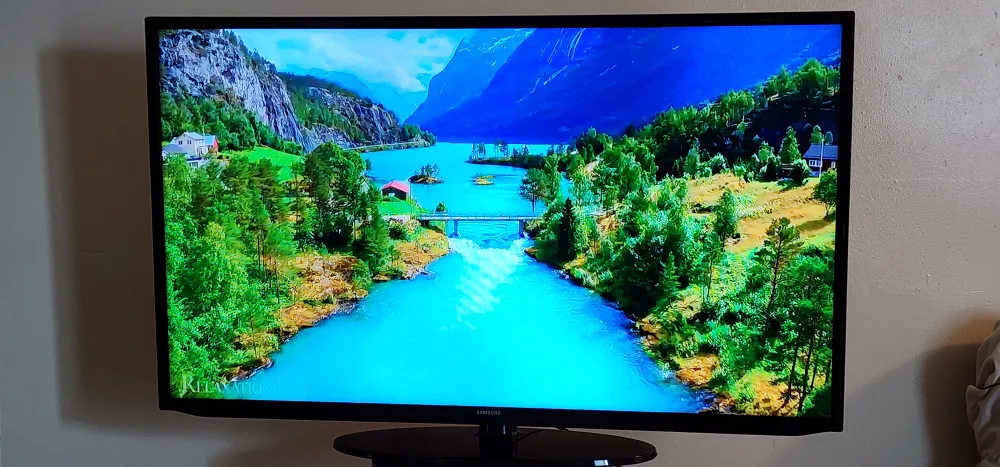 Samsung 45-inch Smart TV thumbnail