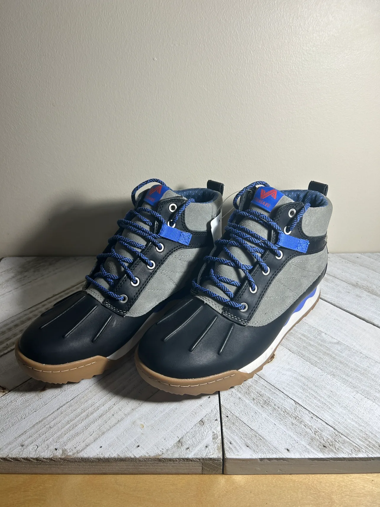 NEW Woman’s Waterproof Winter Boots thumbnail