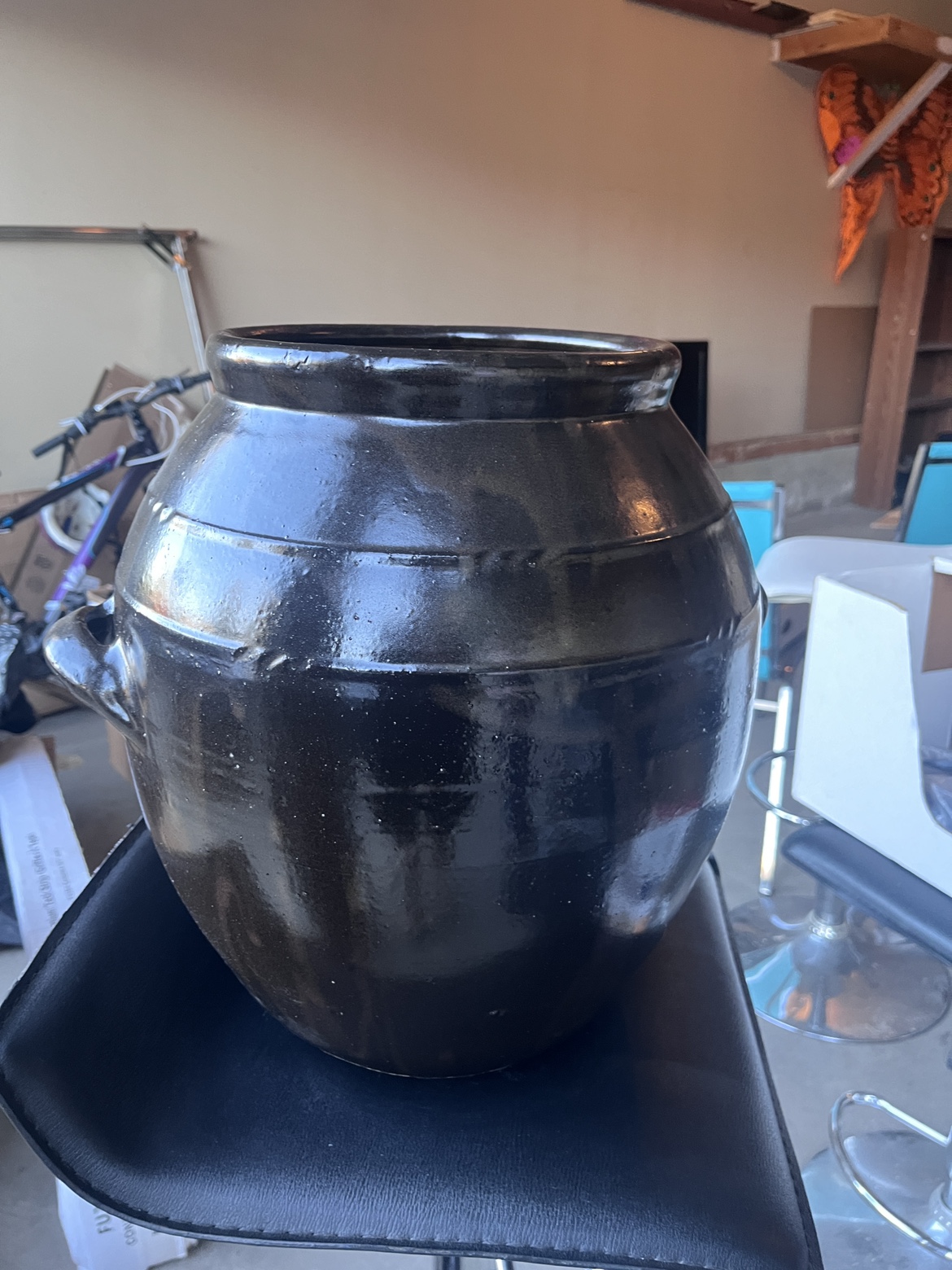 Black Korean Kimchi Jar
