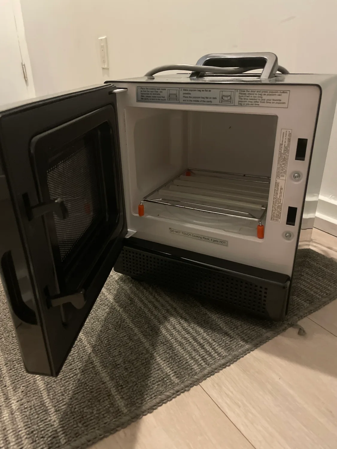 Small personal dorm sized microwave image indicator(3)