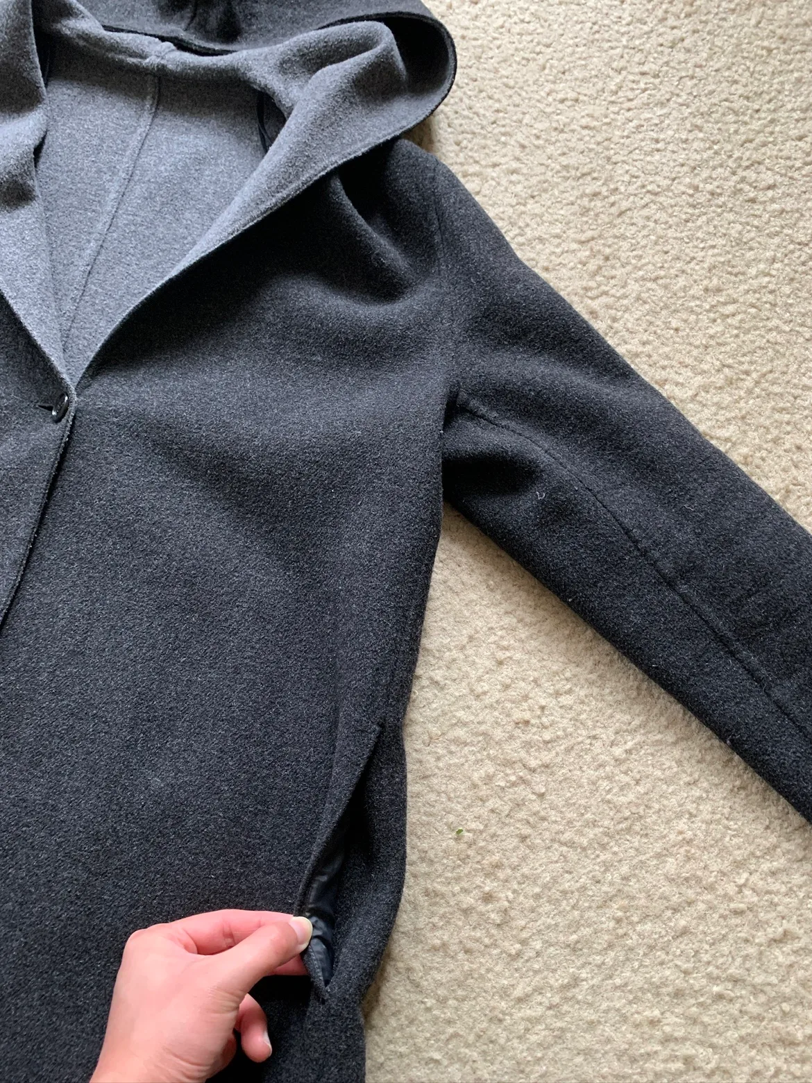 UNIQLO Reversible Grey Hooded Wool Coat image indicator(3)