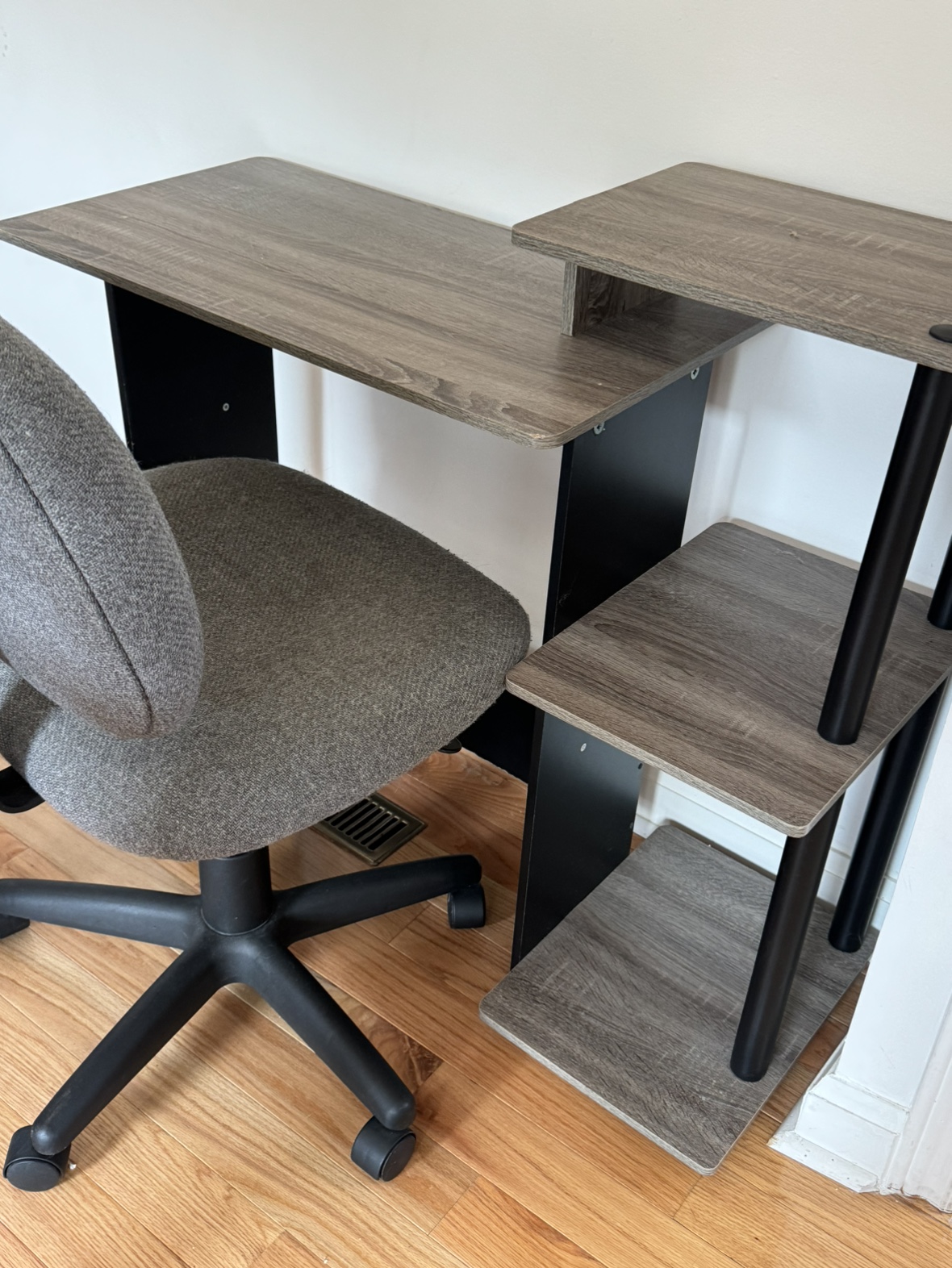 Small Desk + chair