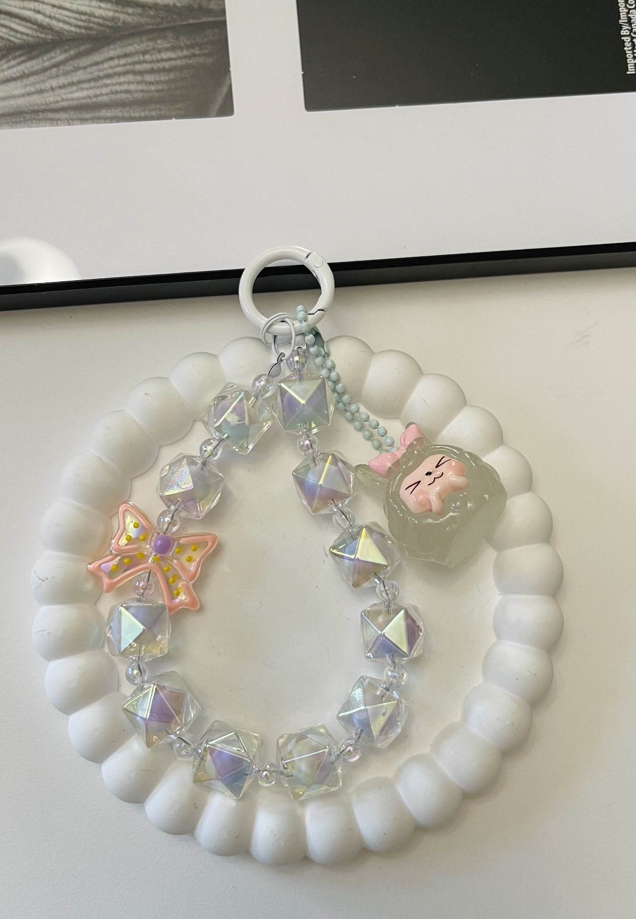 Cute beaded keychain with animal charm - photo 5