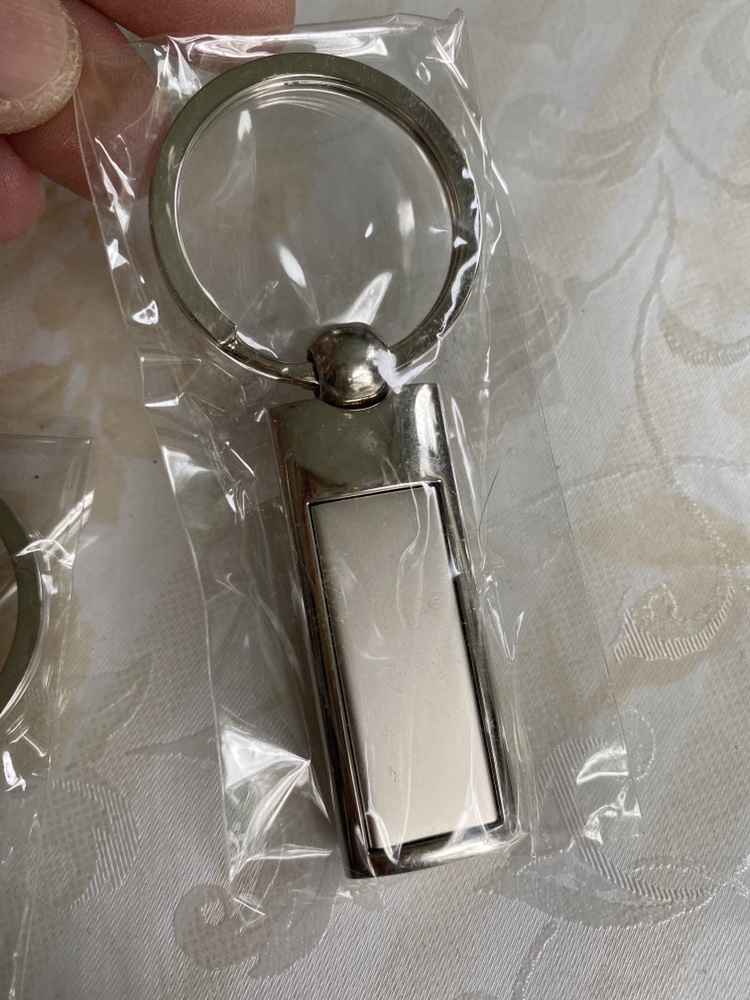 5 Silver Keychains - photo 2