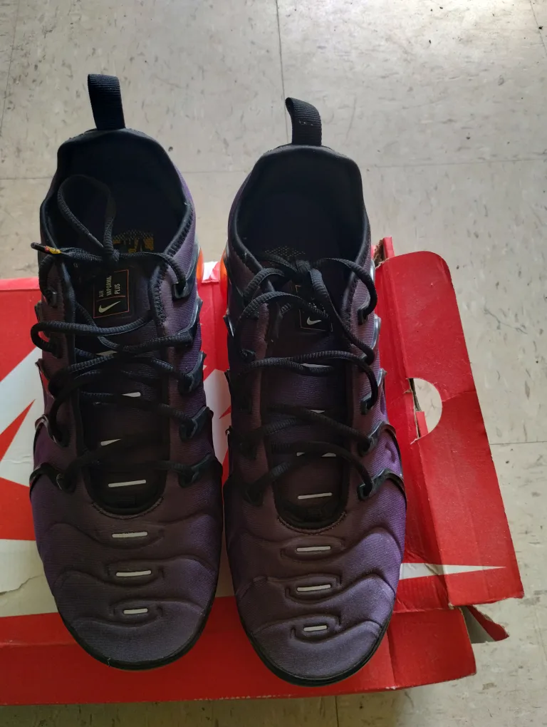Nike Air VaporMax Plus image indicator(2)