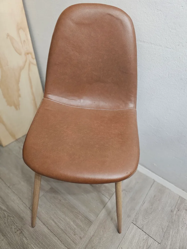 Beautiful Brown Chair thumbnail