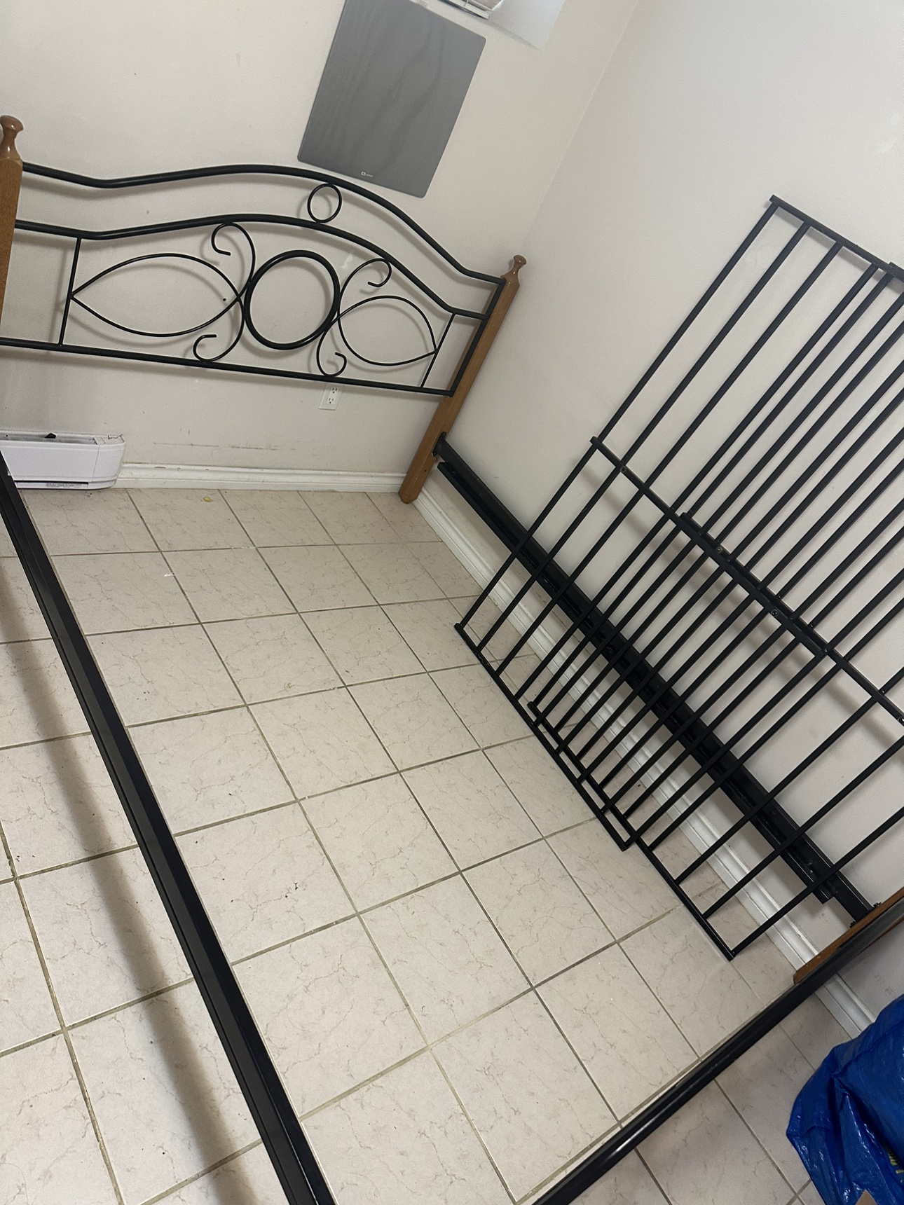 Metal Bed Frame with mattress - photo 2