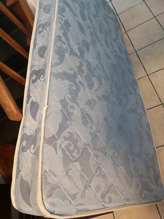 Single Mattress with Box - photo 2