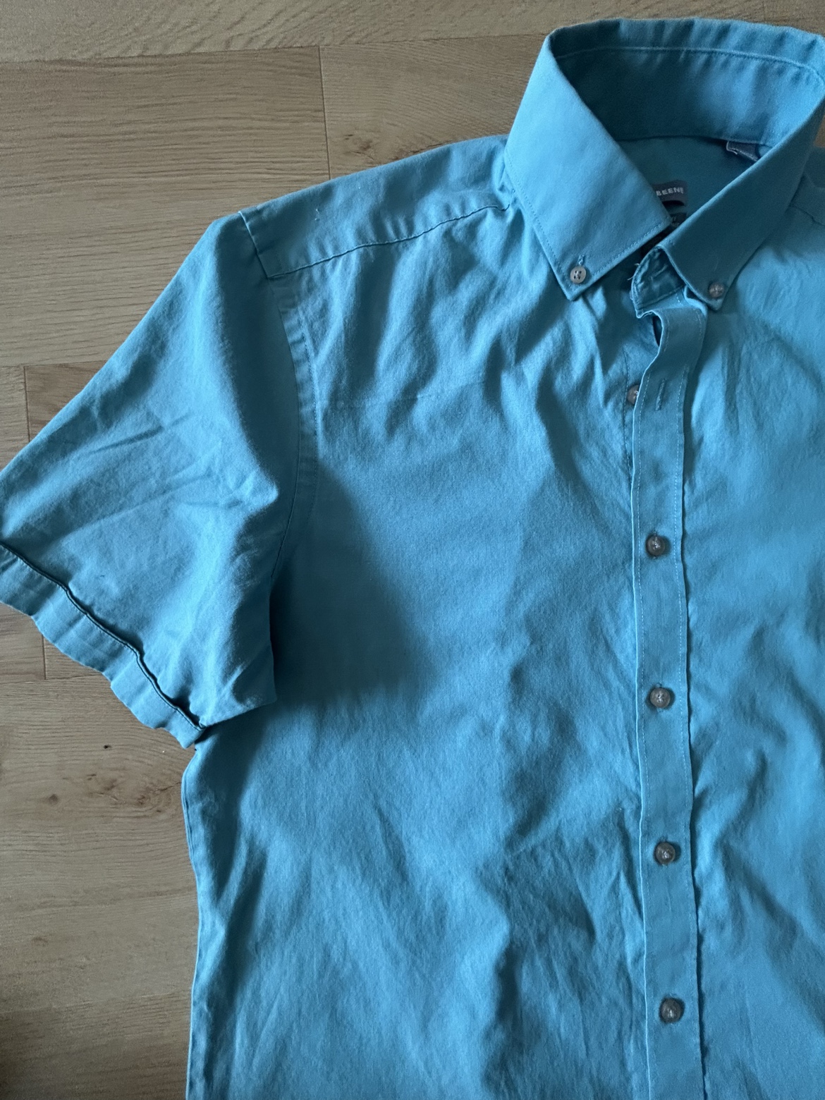 Geoffrey Beene Men's Short Sleeve Button Down Shirt