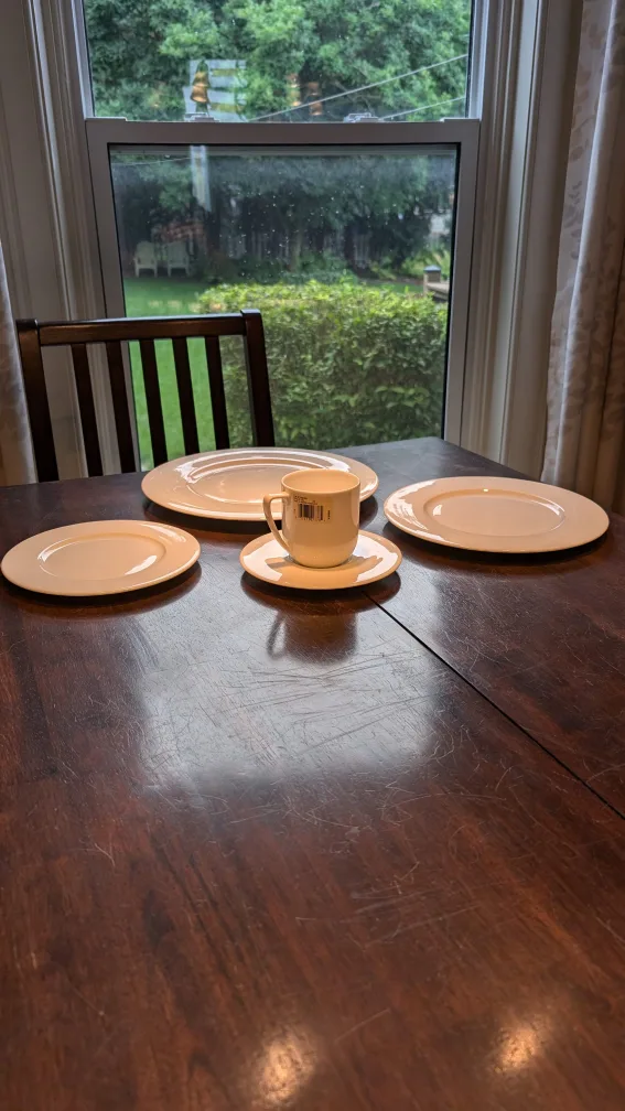 Vera Wang Wedgwood White 38 Pieces of dinnerware image indicator(4)