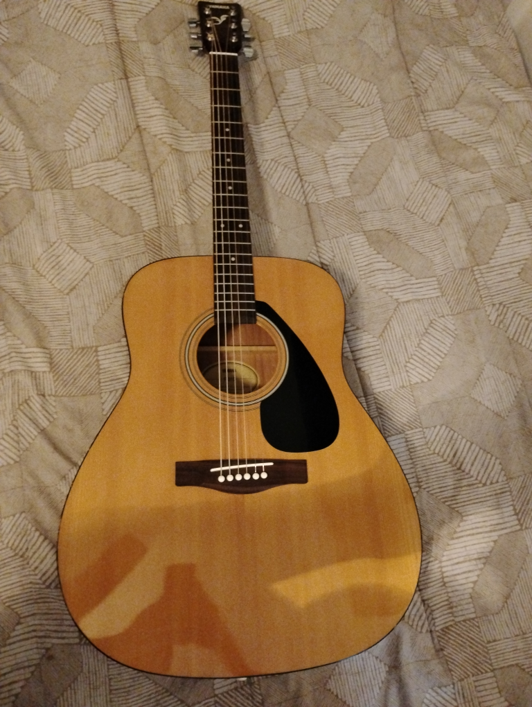 Yamaha Acoustic Guitar