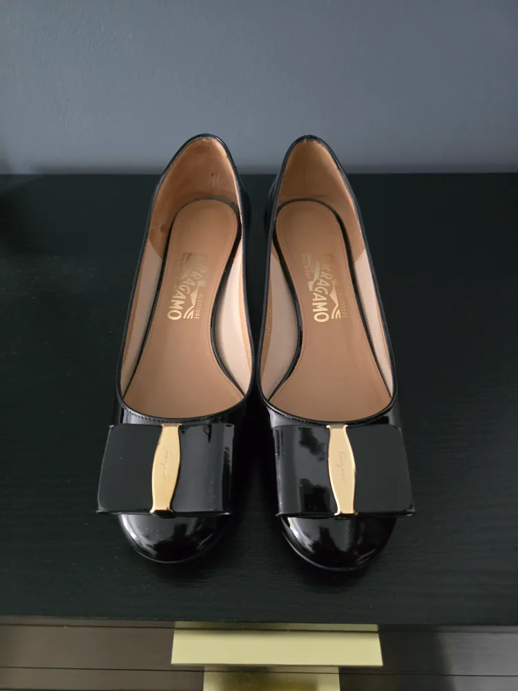 NEW Salvatore Ferragamo Black Patent Leather Pumps, Size 9 thumbnail