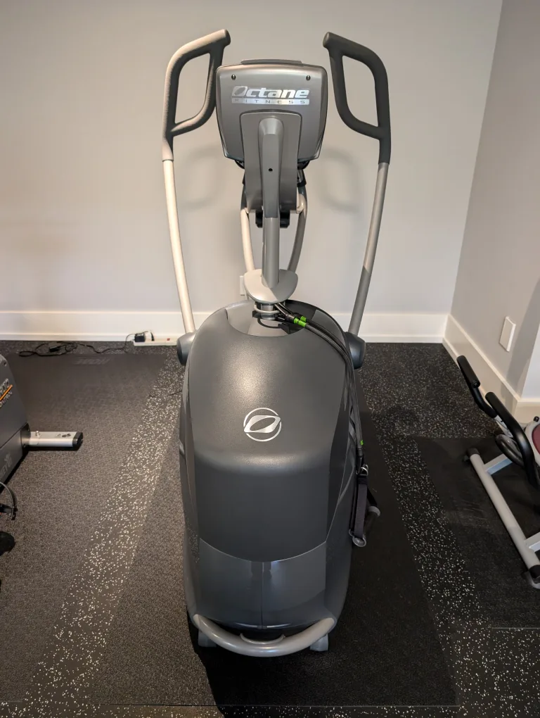 Octane Fitness Q37ci Elliptical with Cross Circuit Bands image indicator(2)