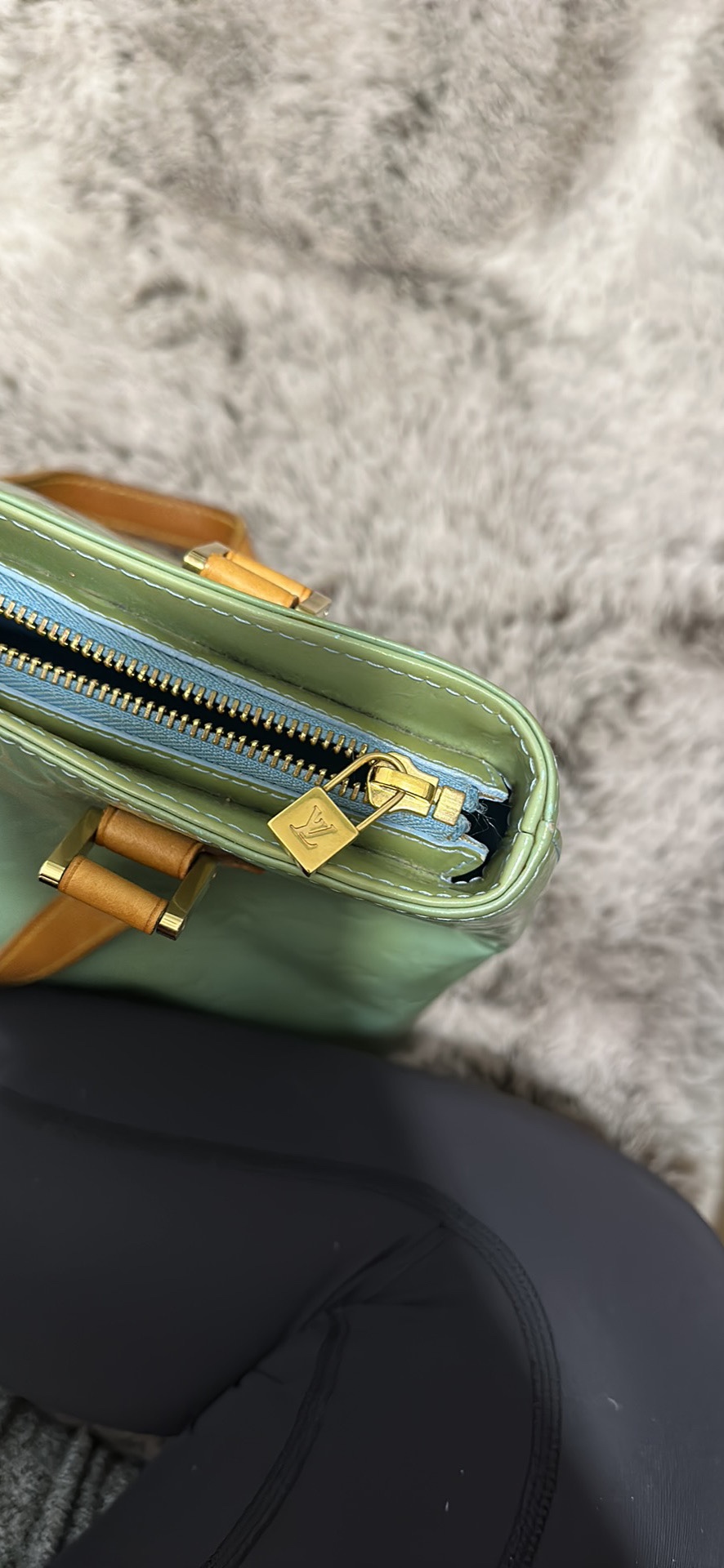 Louis Vuitton Vernis Purse (Houston) - photo 3