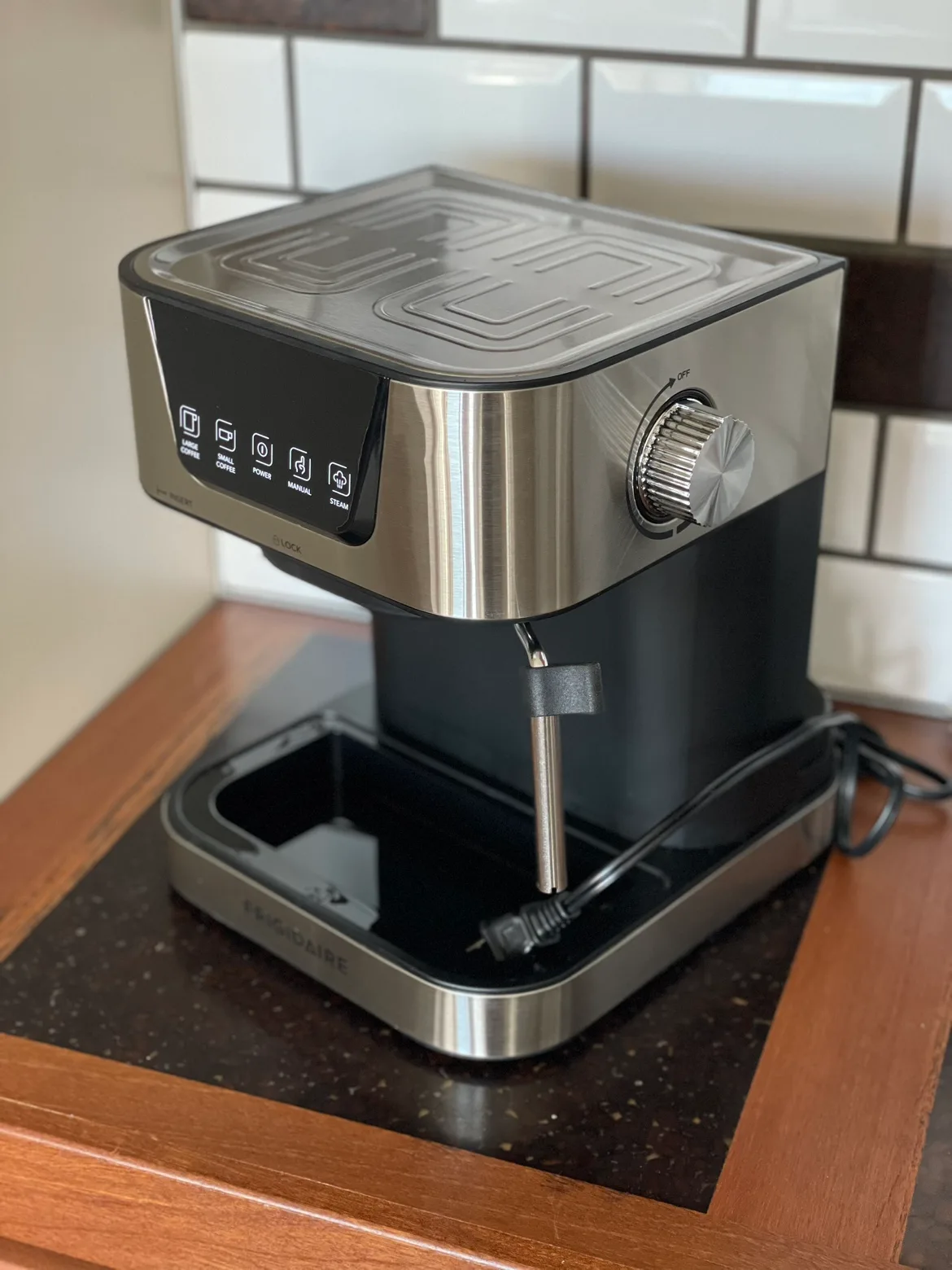 Frigidaire Coffee Machine thumbnail