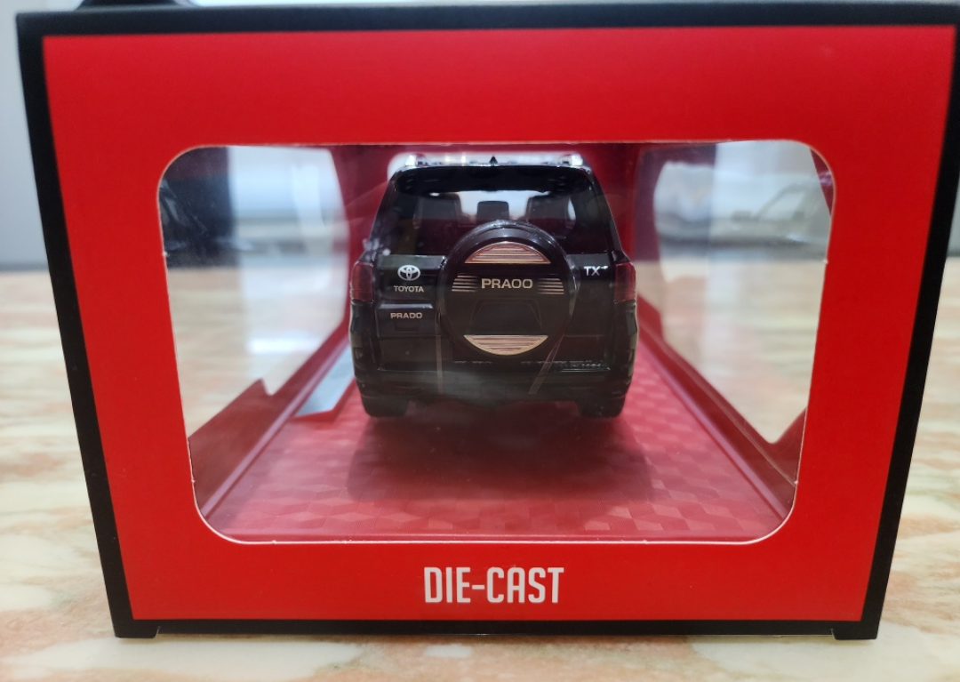 1:24 Diecast Toyota Land Cruiser Prado - photo 2