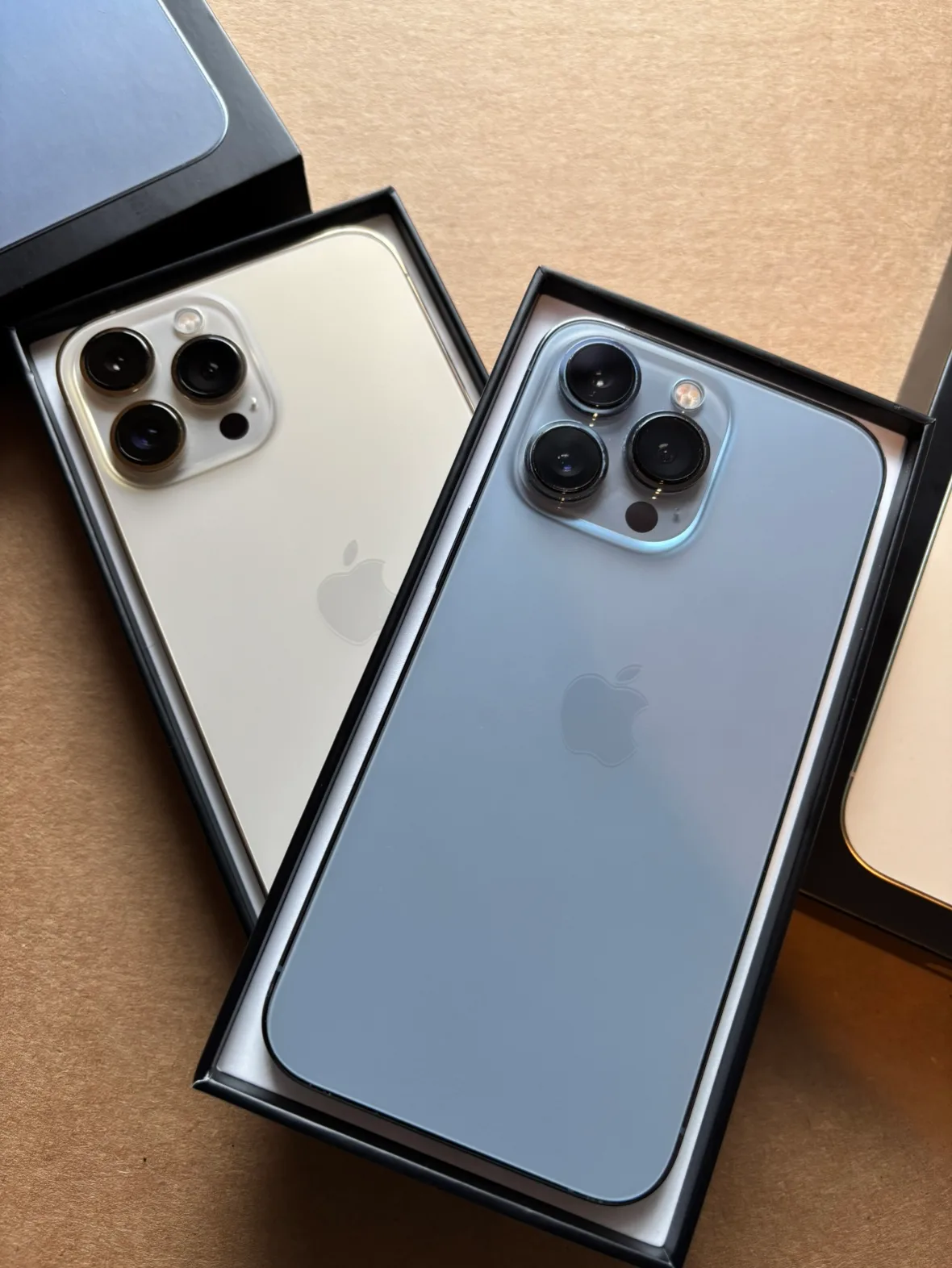 iPhone 13 Pro Max 256gb & iPhone 13 Pro 128gb thumbnail