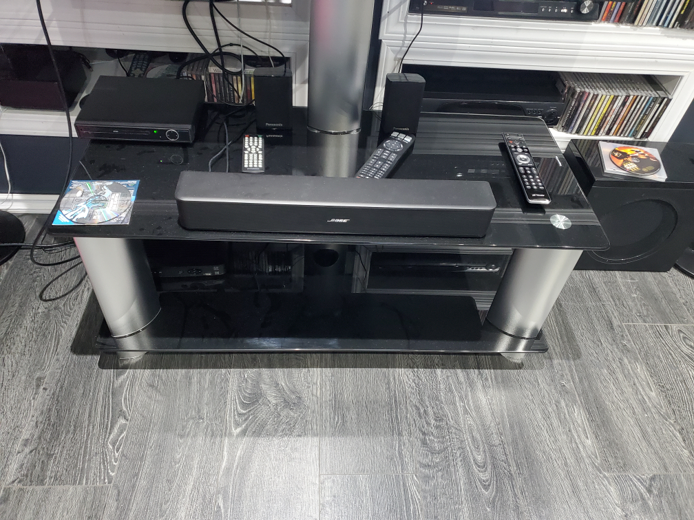 42 inch LG TV with smoked glass stand - photo 2