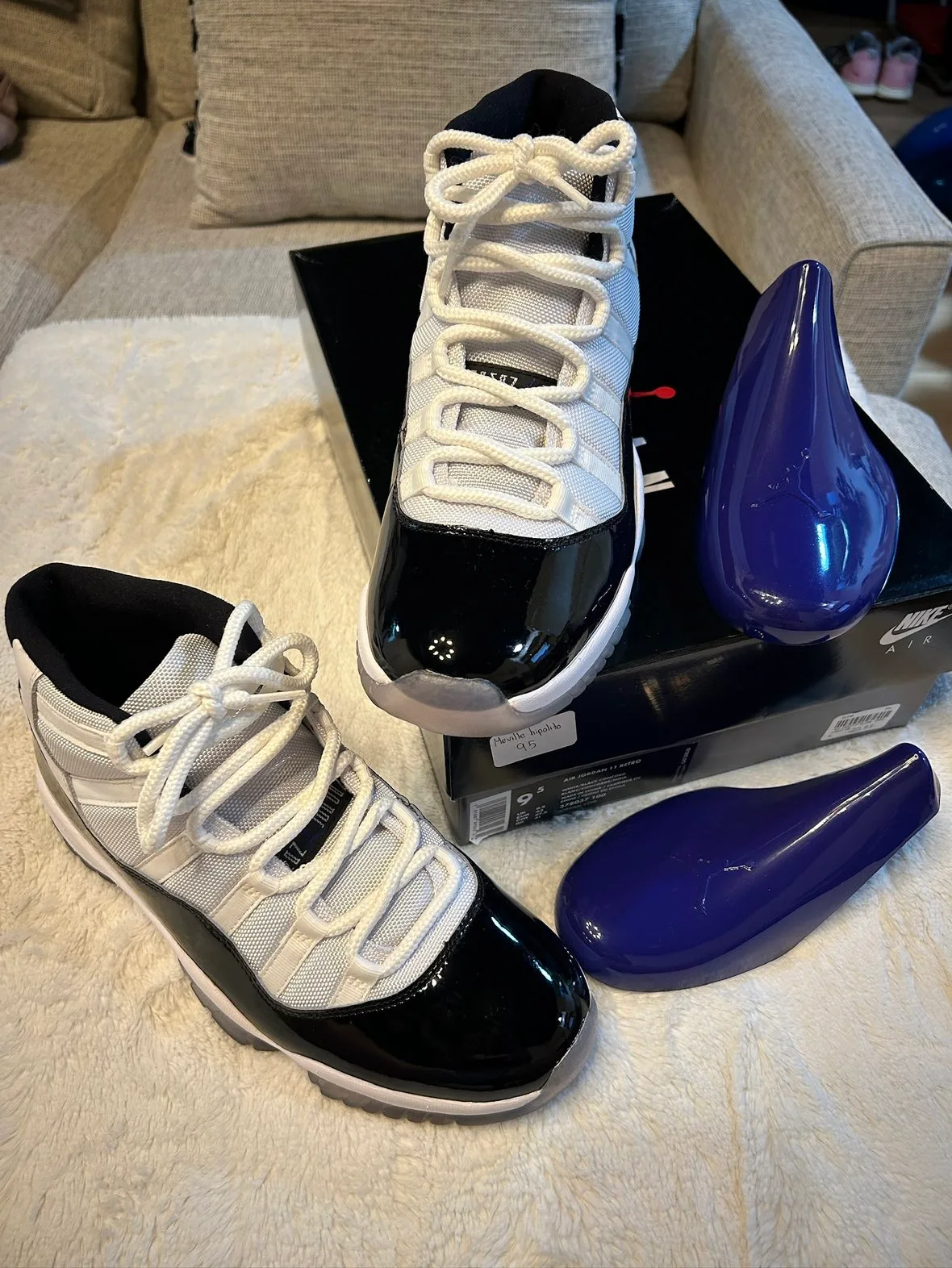 FS: Jordan 11 Retro Concords (2018) sz9.5  Authentic image indicator(4)
