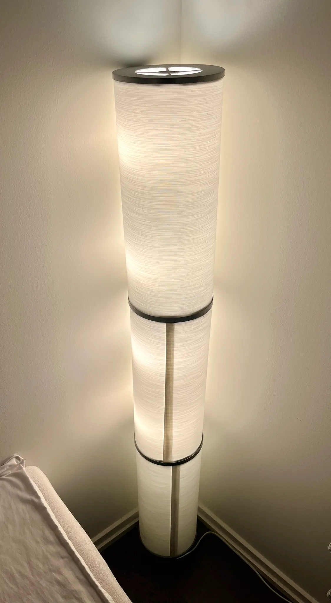 Floor Lamp thumbnail