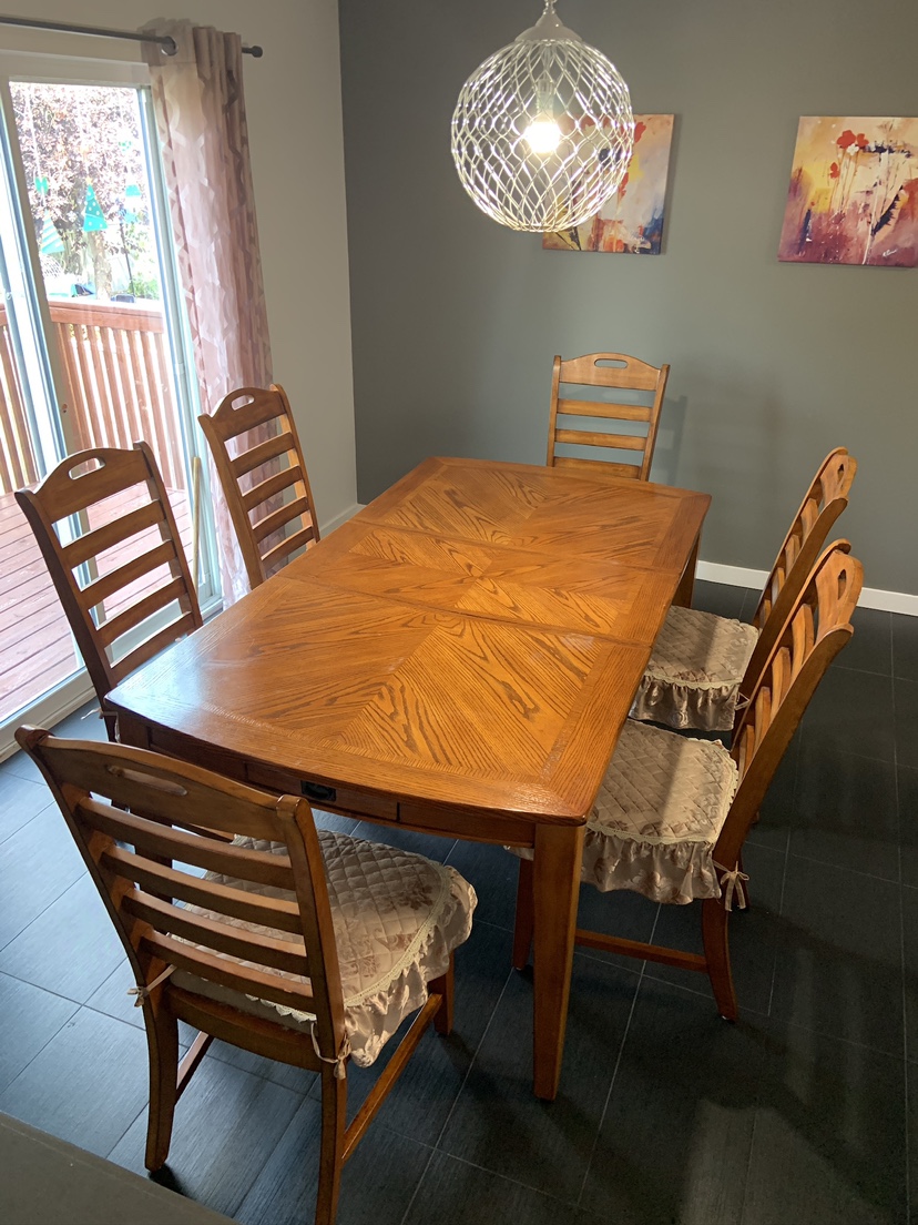 Extendable Dining Table Set