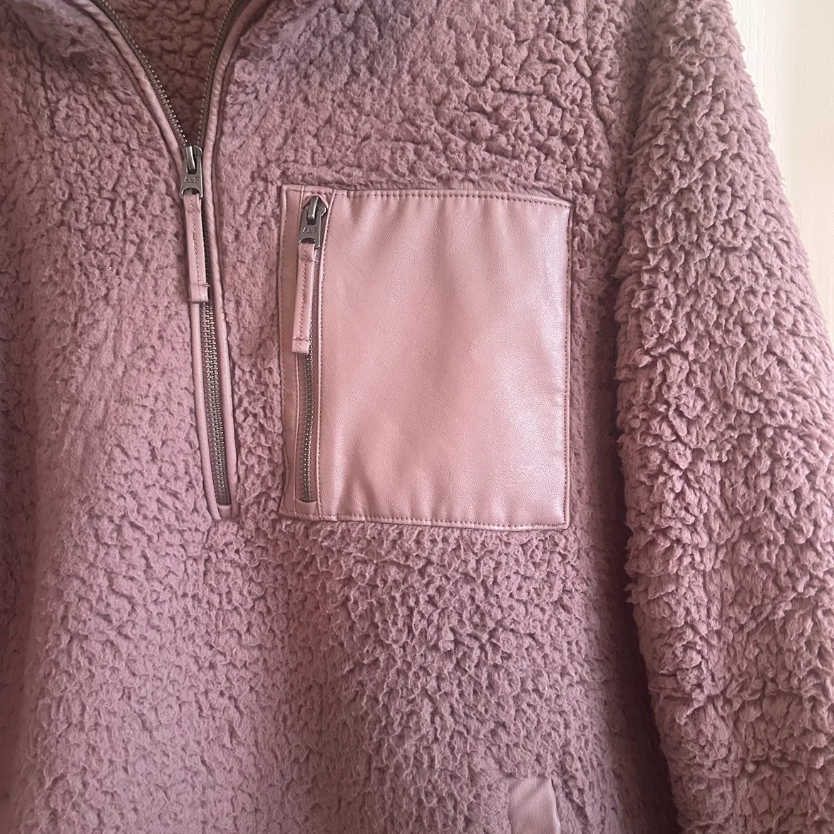 Abercrombie & Fitch Fleece  Pullover Sweater image indicator(3)