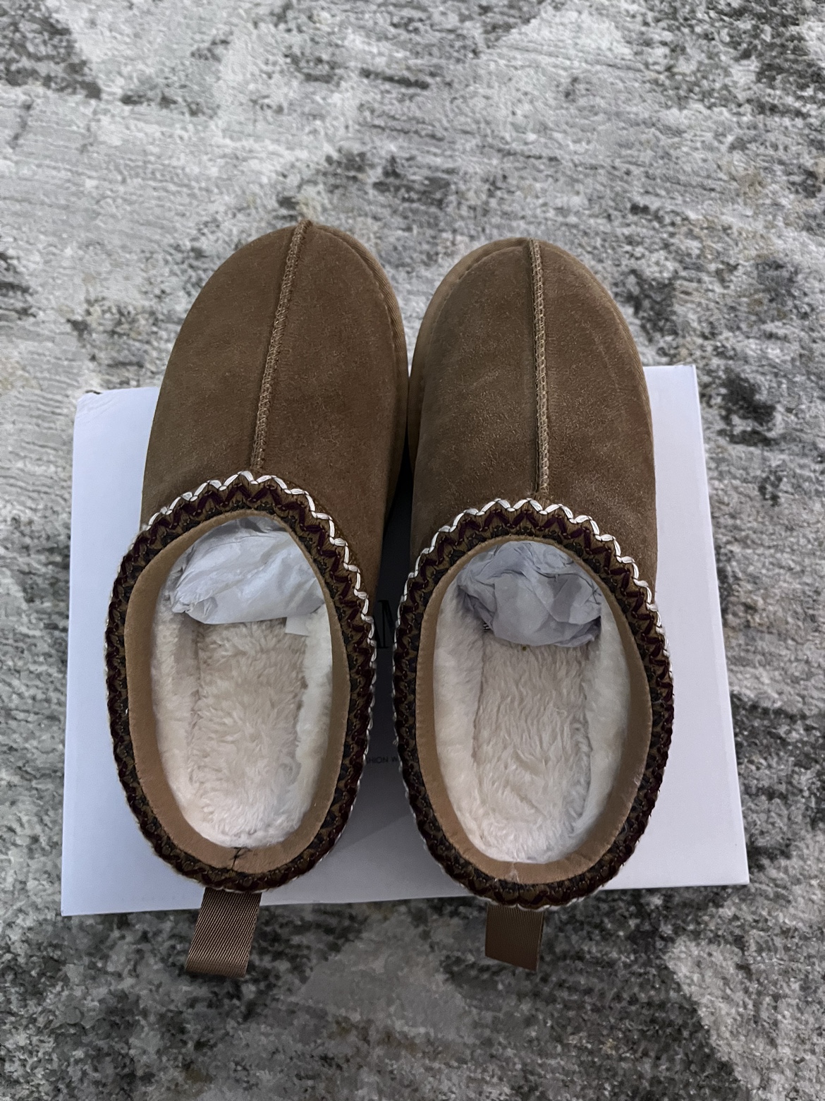 BNEW - UGG (dupe) Platform slip on shoes - Size 8 - photo 2
