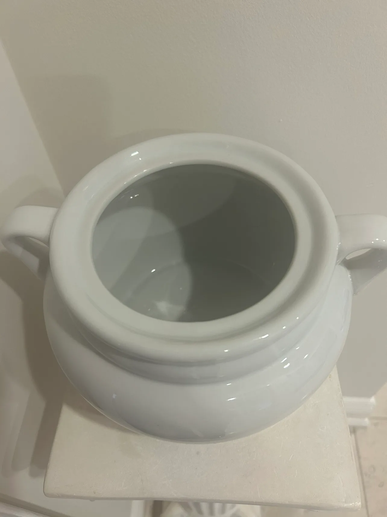 White Ceramic Cookie Jar image indicator(2)