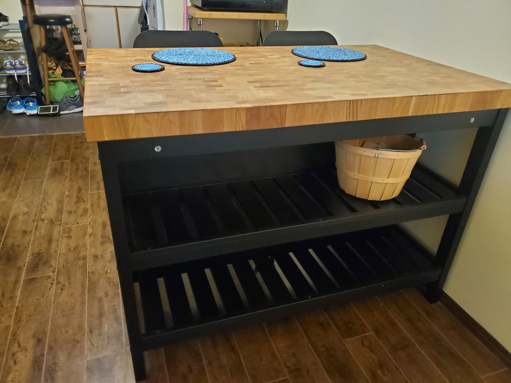 Kitchen Island with 2 Stools - photo 3