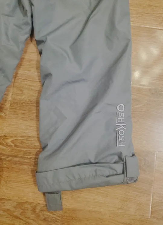 Winter OshKosh  snow pants  Size 6 kids image indicator(3)