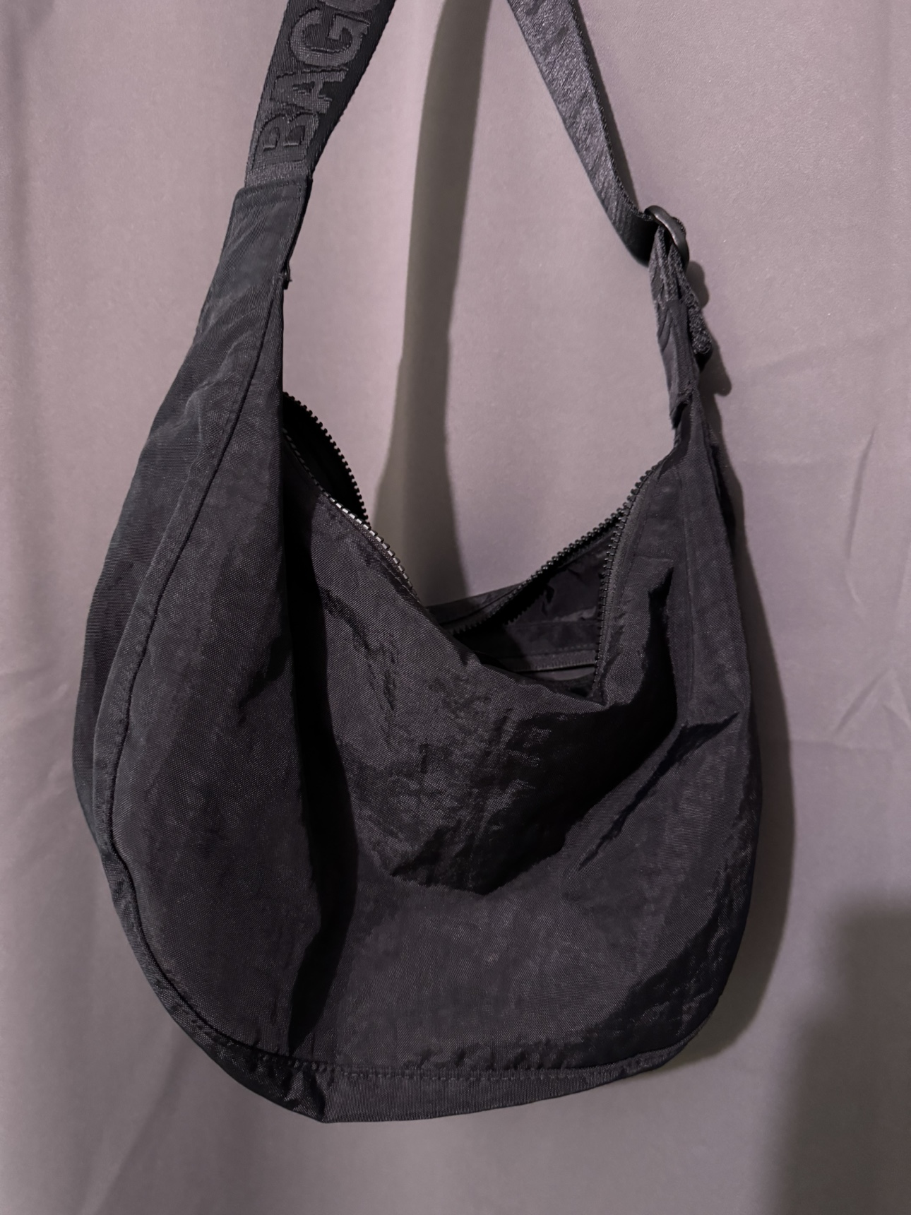 Baggu black medium nylon crescent bag - photo 2