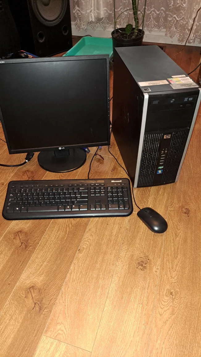 HP win10 pro desktop set For sale thumbnail