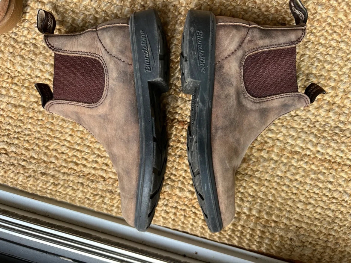 Blundstone Chelsea Boots size Aus 3 image indicator(5)