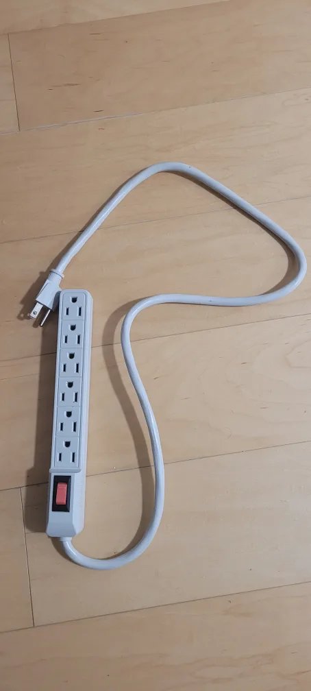 6 Outlet Power Bar thumbnail