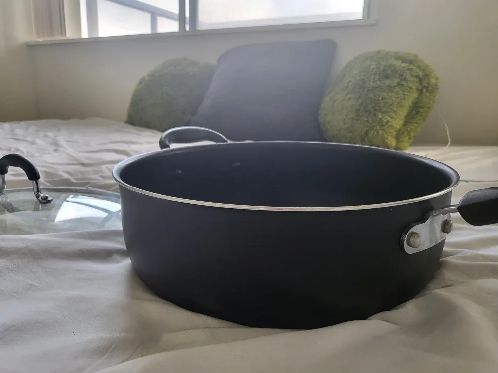 Big Black non stick Pot with glass Lid image indicator(2)