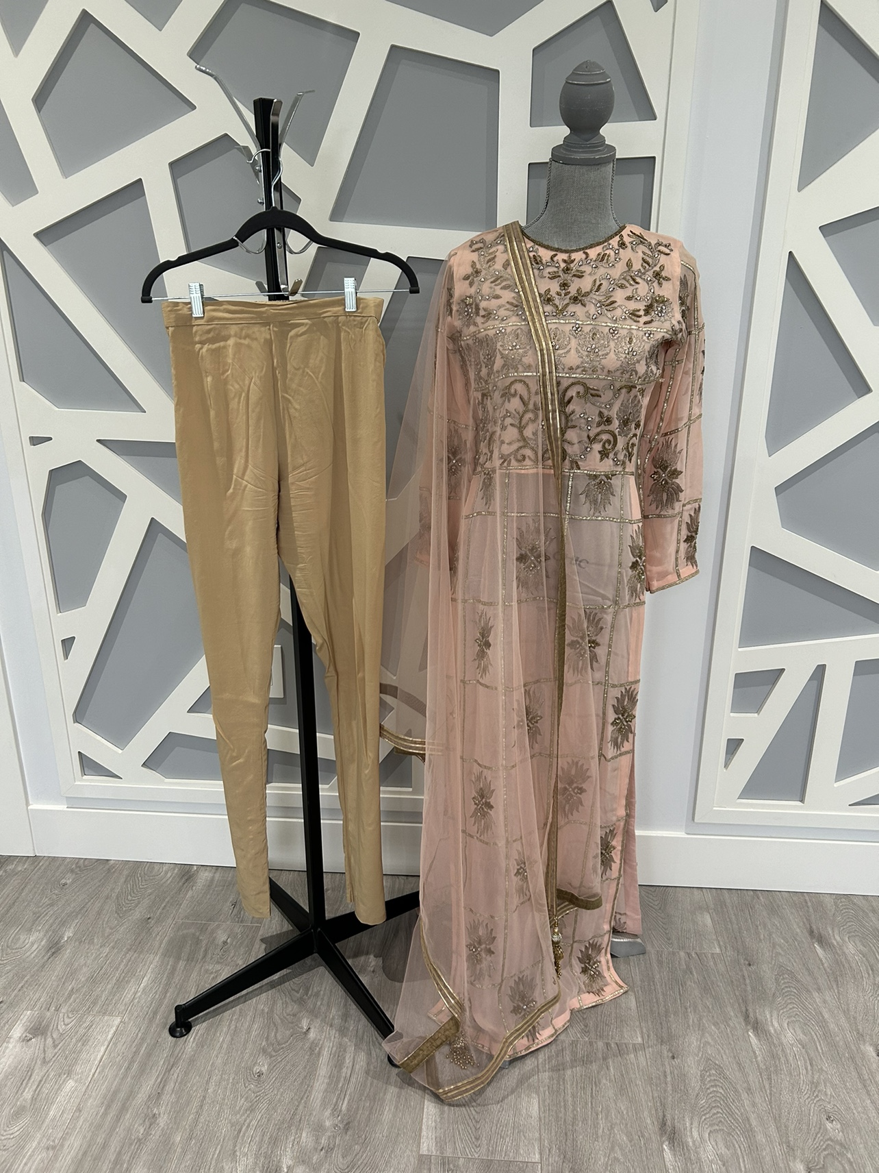 Peach Embroidered  Salwar Kameez with Dupatta - photo 2